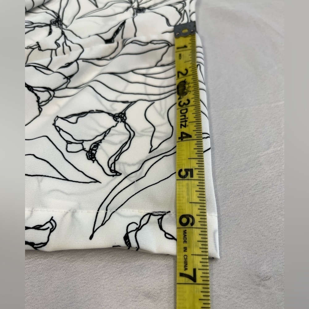 Jon & Anna Contemporary White and Black Floral Tie Front Crop Top, sz. MD - Picture 7 of 16